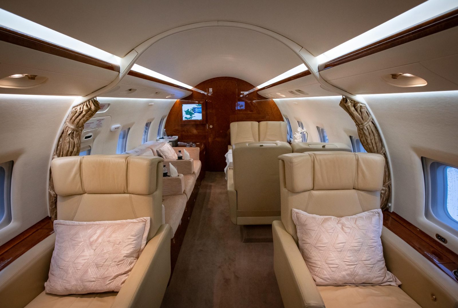 Destinations-E Private Jet interior